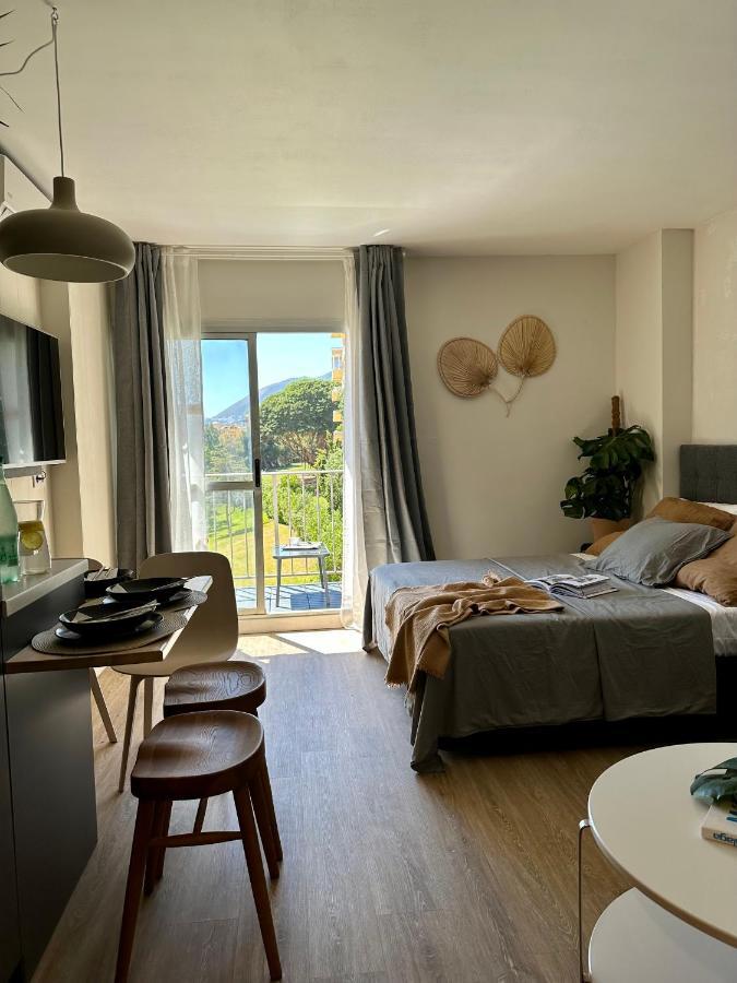 Minerva Estudio Suite La Biznaga , Beach And Pool Бенальмадена Экстерьер фото
