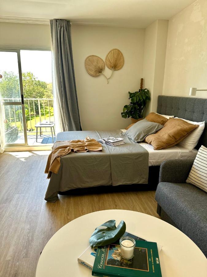 Minerva Estudio Suite La Biznaga , Beach And Pool Бенальмадена Экстерьер фото